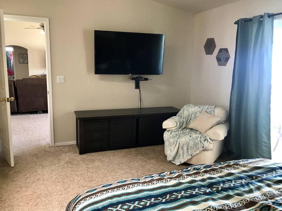 Private View On The Lake Side Of 95! Sleeps 16 Lake Havasu City Luaran gambar