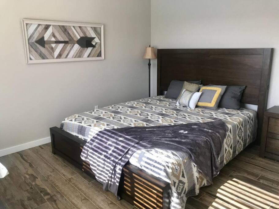 Private View On The Lake Side Of 95! Sleeps 16 Lake Havasu City Luaran gambar